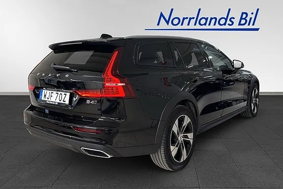 Volvo V60 Cross Country 2022 photo 3