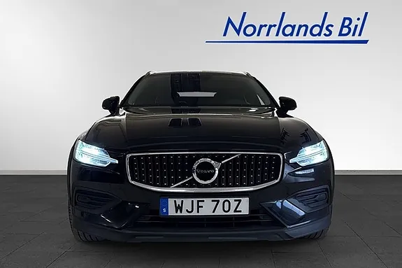 Volvo V60 Cross Country 2022 photo 2