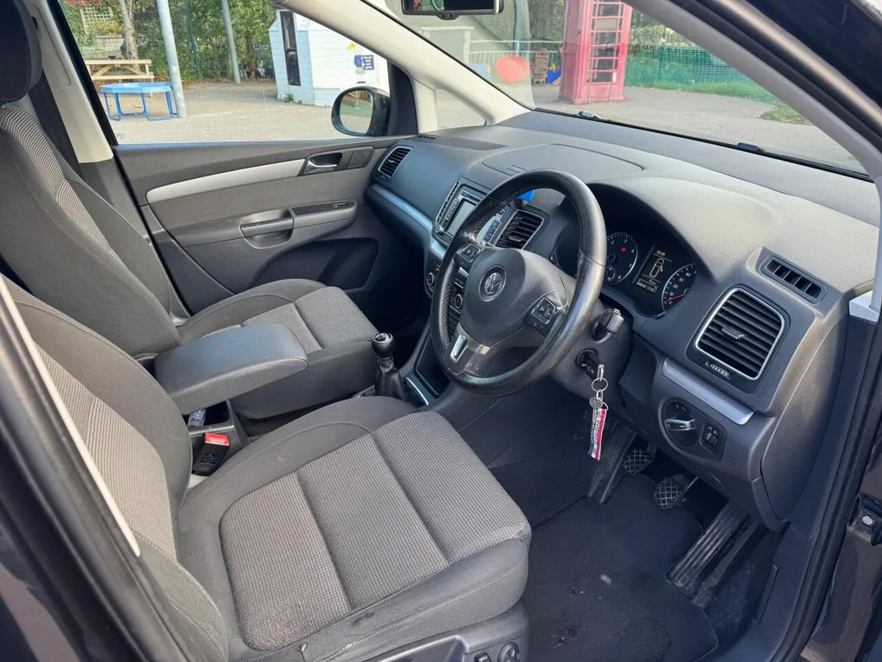 Volkswagen Sharan 2011 photo 4