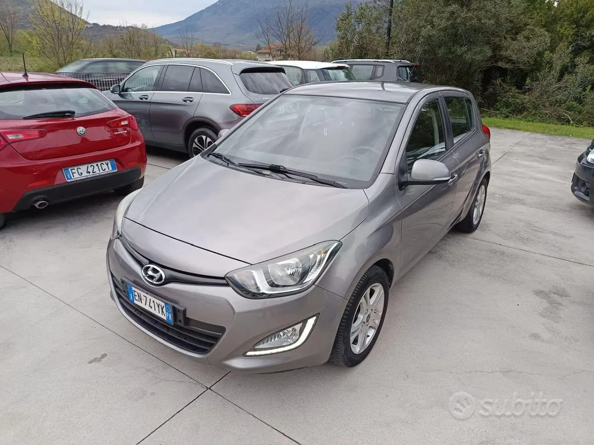 Hyundai I20 2012 photo 2