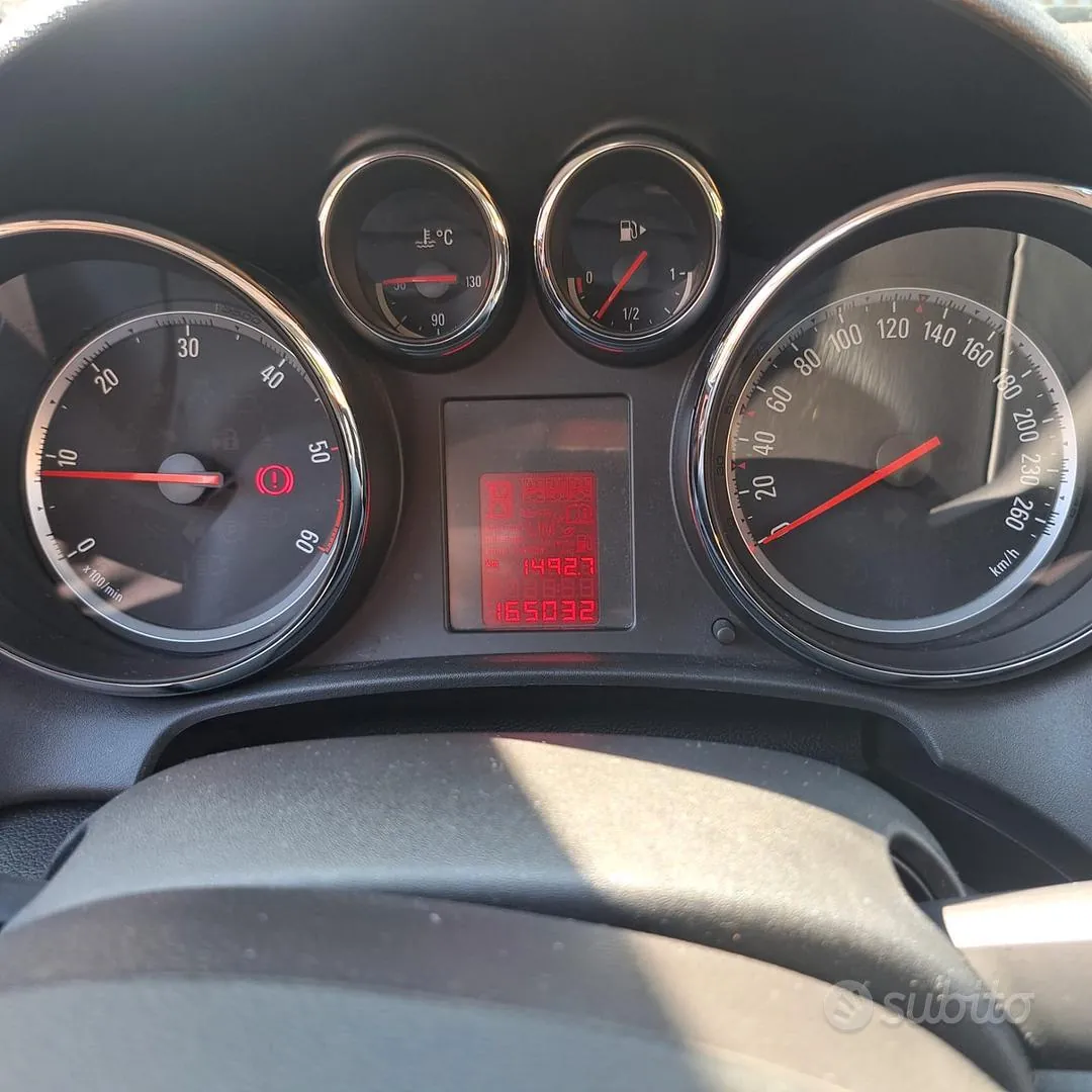 Opel Astra 2013 photo 5