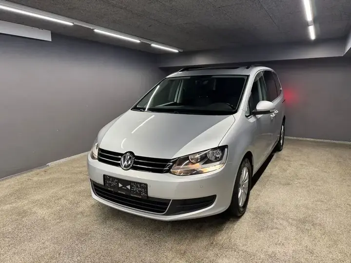 Volkswagen Sharan 2017 photo 2