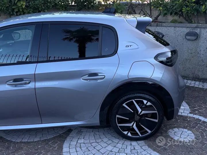 Peugeot 208 2025 photo 3