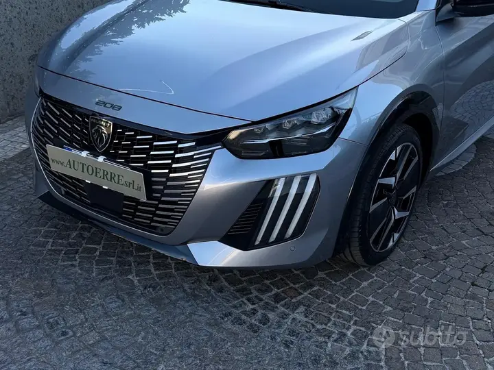 Peugeot 208 2025 photo 2