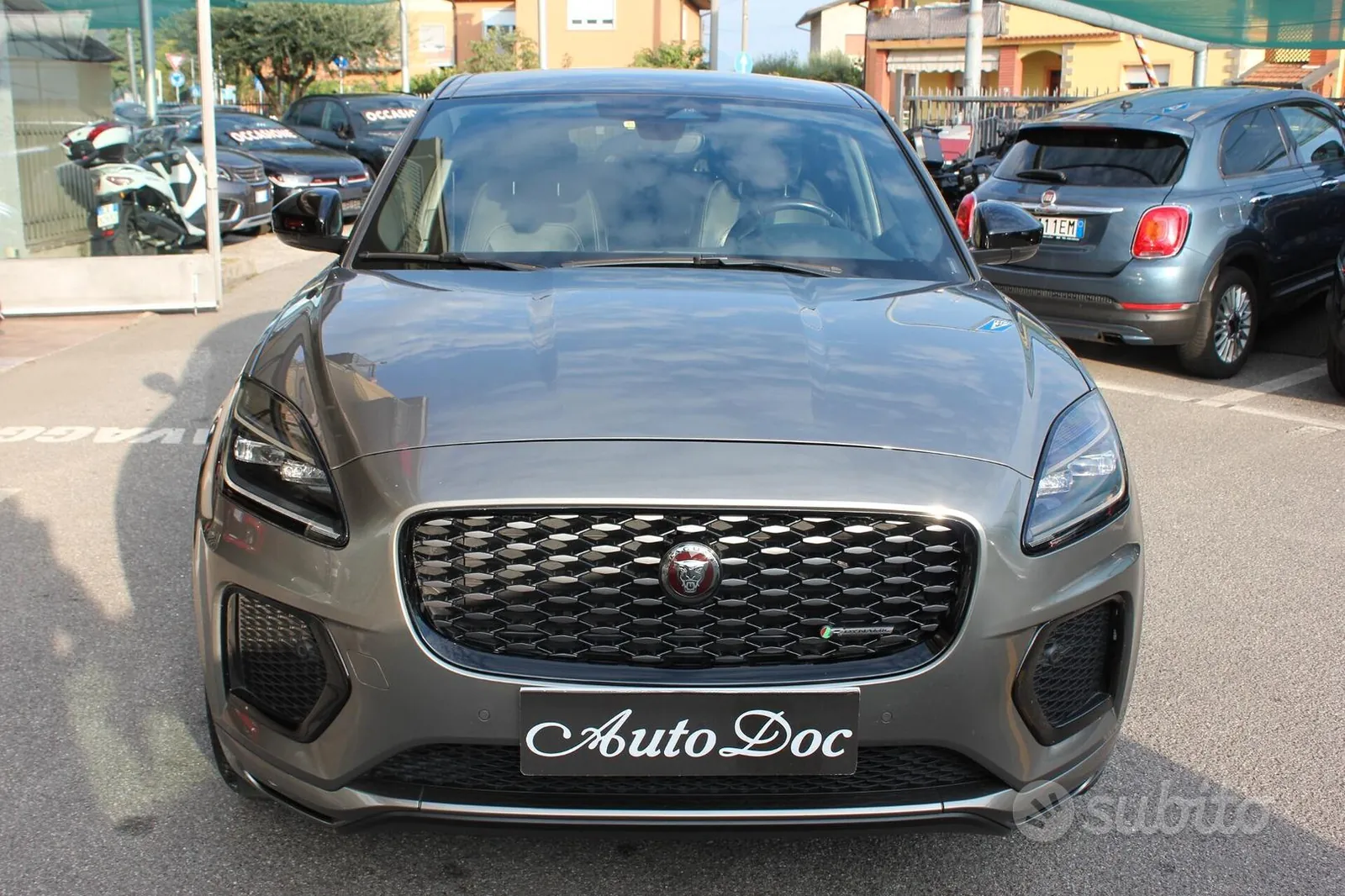 Jaguar E-Pace 2022 photo 2