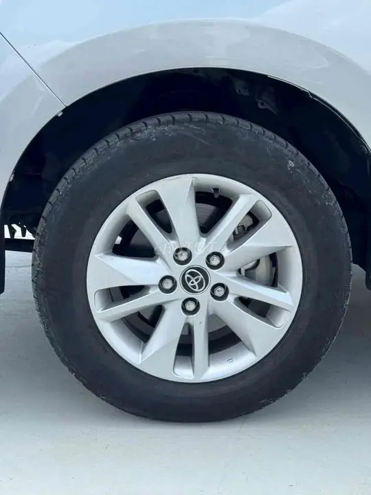 Toyota Innova 2017 photo 3
