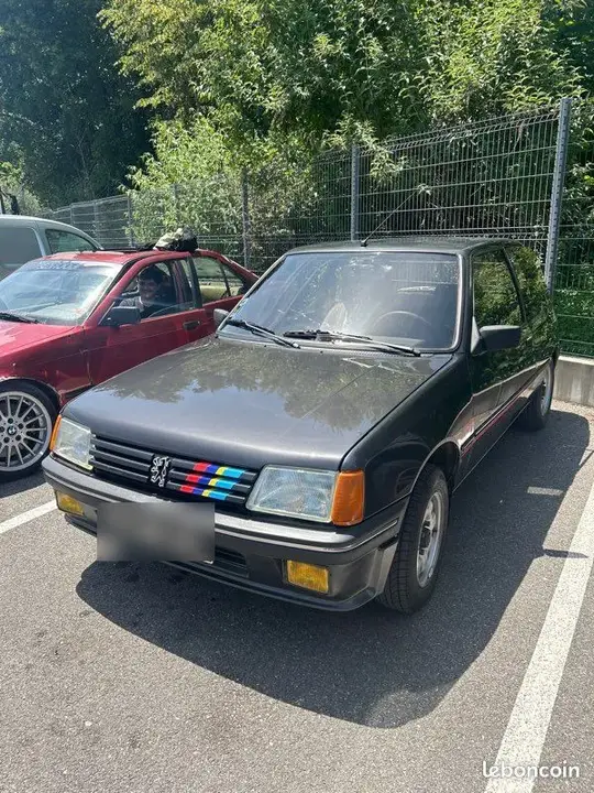 Peugeot 205