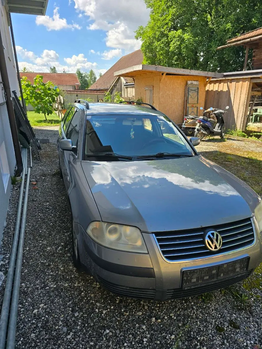 Volkswagen Passat 2001 photo 2