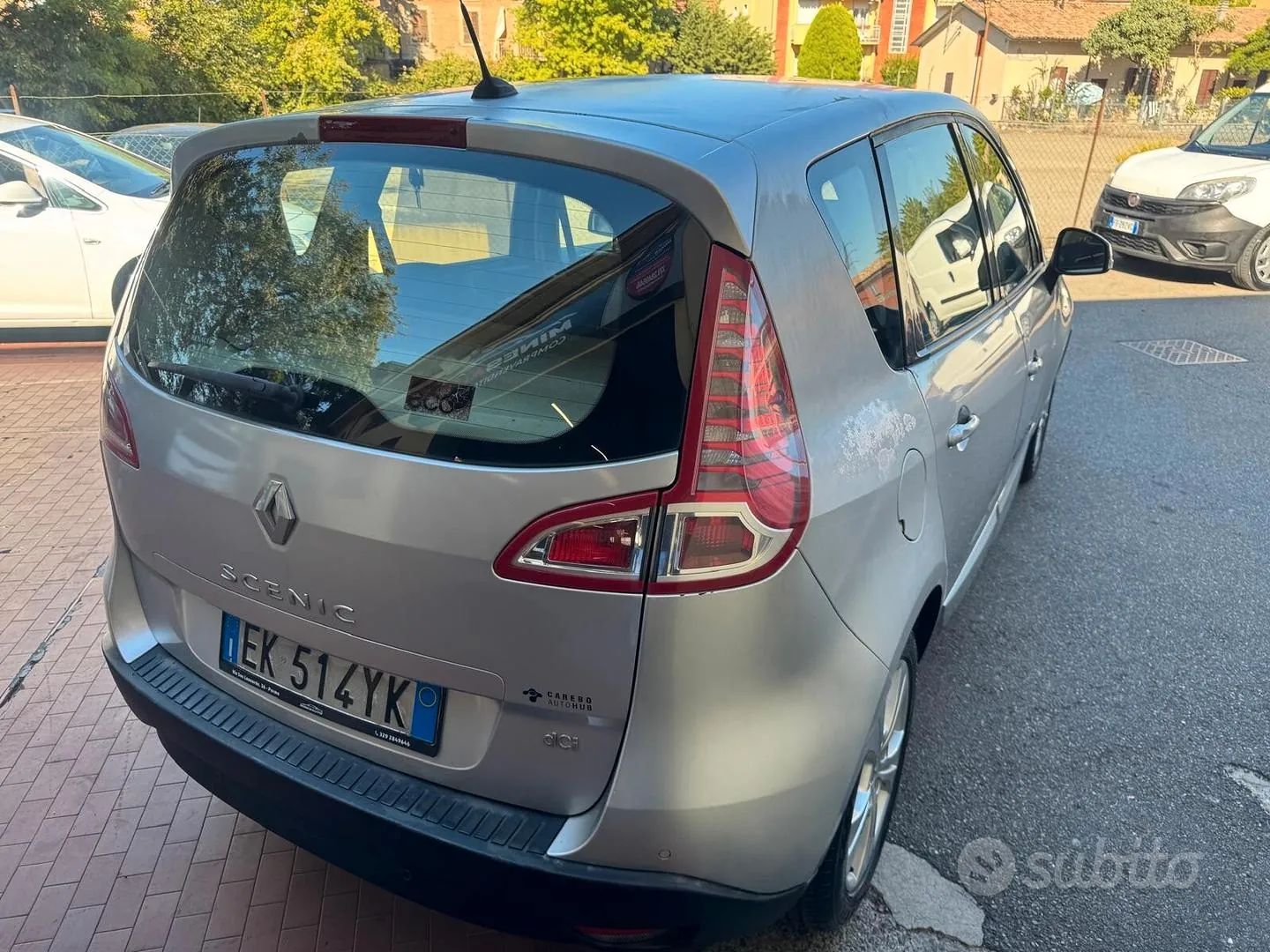Renault Scenic 2011 photo 4