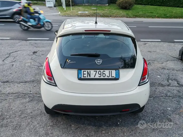 Lancia Ypsilon 2013 photo 5