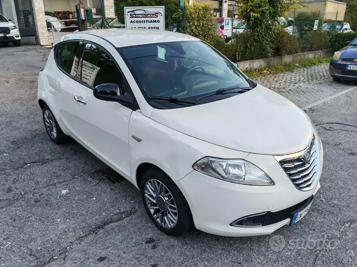 Lancia Ypsilon 2013 photo 3