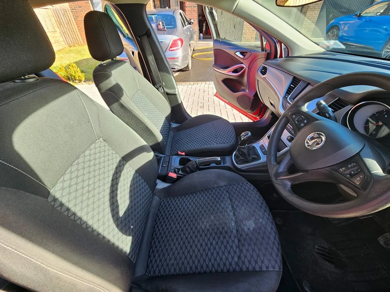 Vauxhall Astra 2018 photo 3