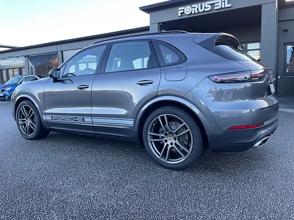 Porsche Cayenne 2022 photo 2