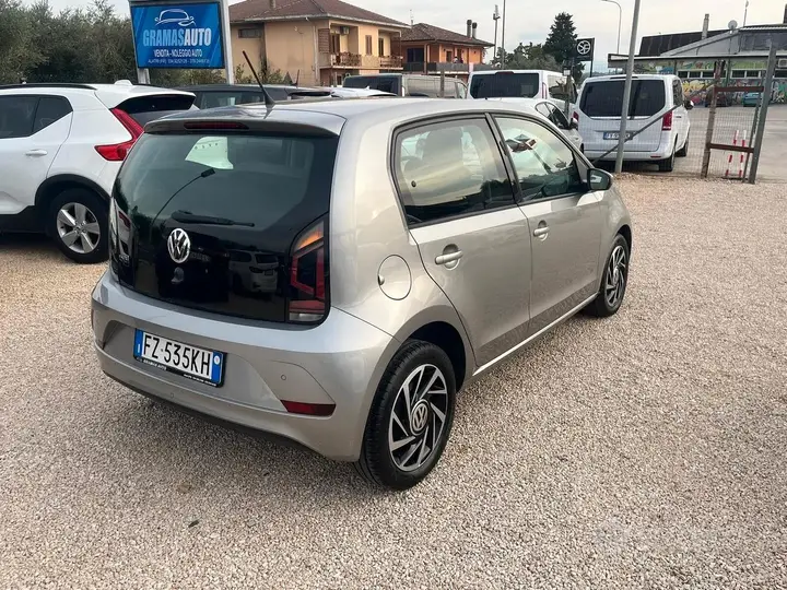 Volkswagen Up 2019 photo 5