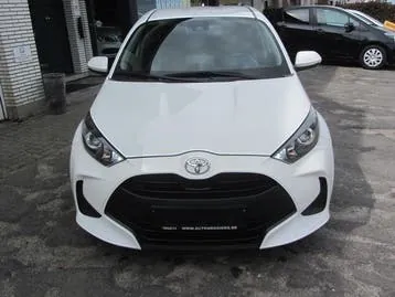 Toyota Yaris 2023 photo 2