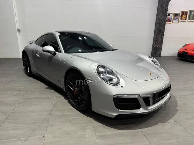 Porsche Carrera 4Gts