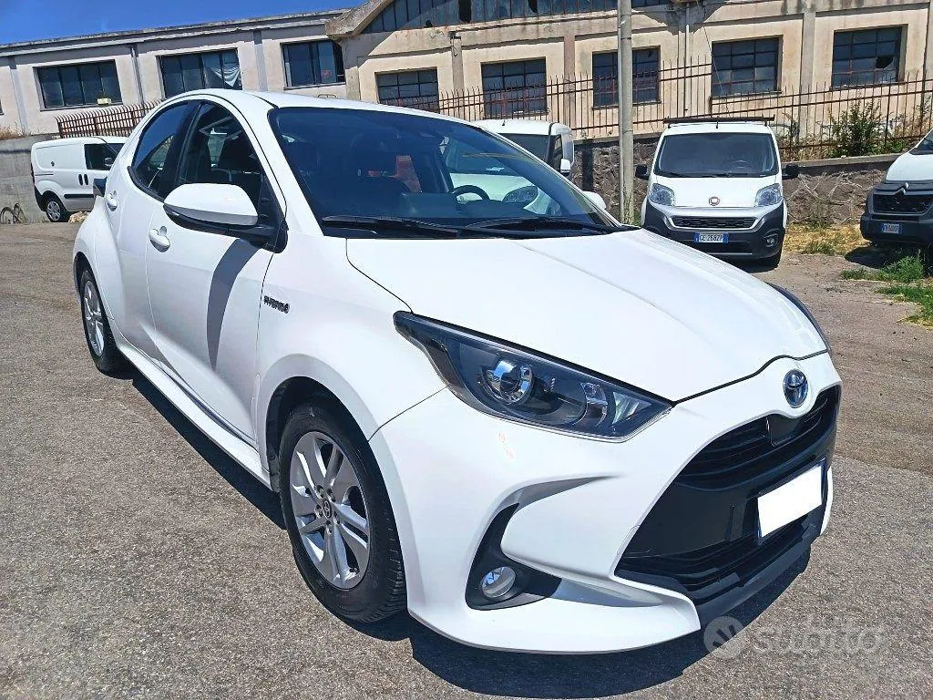 Toyota Yaris 2021 photo 2