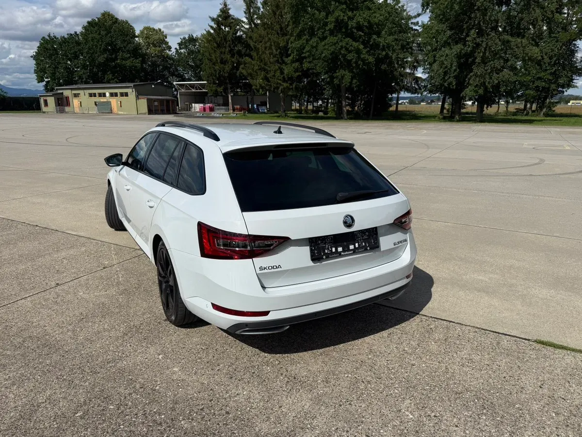 Skoda Superb 2019 photo 3