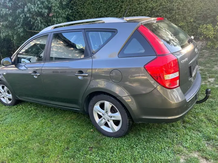 Kia Ceed 2012 photo 3