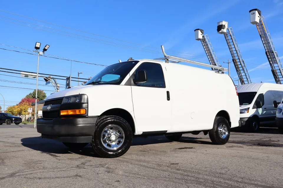 Chevrolet Express 2021 photo 2