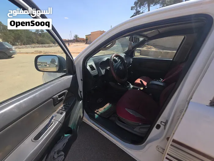 Toyota Hilux 2012 photo 2