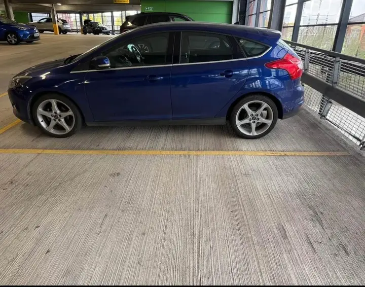 Ford Focus 2014 photo 2