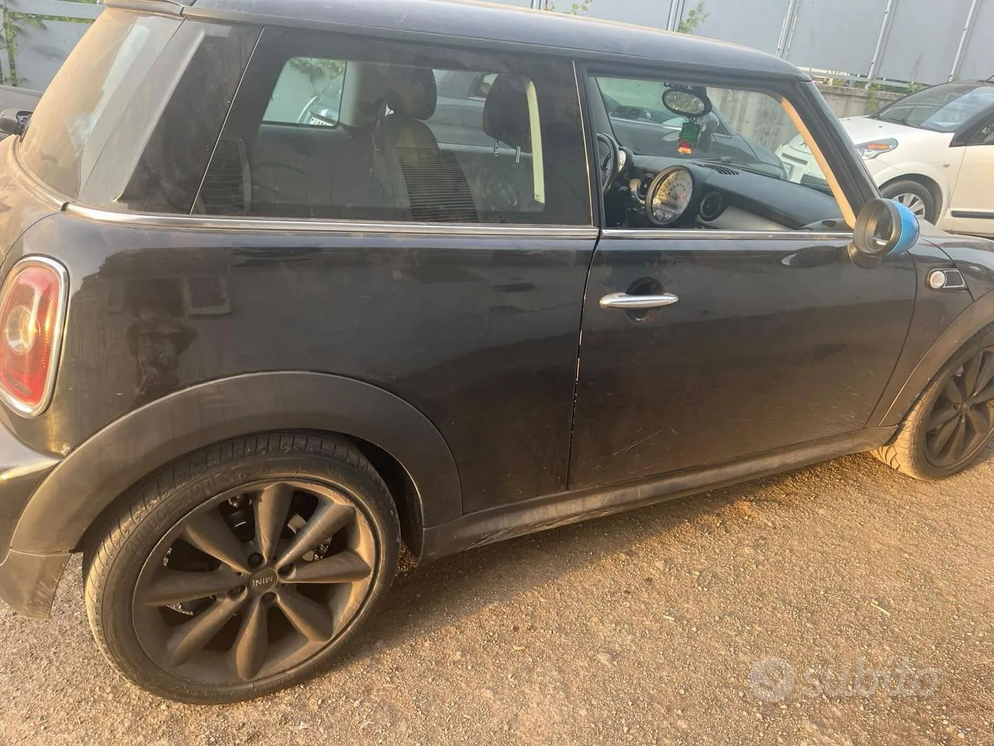 Mini Cooper 2010 photo 2