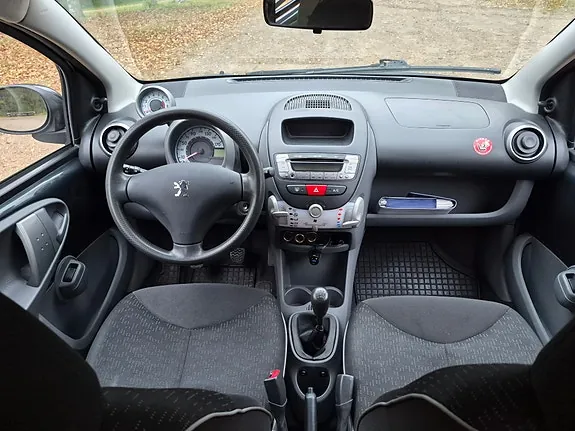 Peugeot 107 2011 photo 4