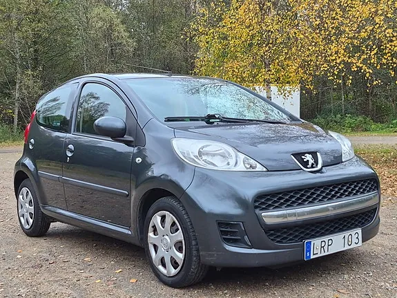 Peugeot 107 2011 photo 2