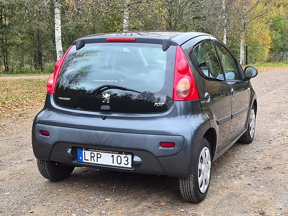 Peugeot 107 2011 photo 3
