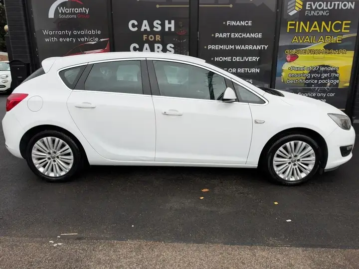 Vauxhall Astra 2015 photo 5