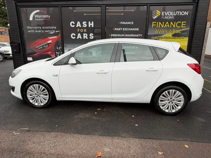 Vauxhall Astra 2015 photo 4