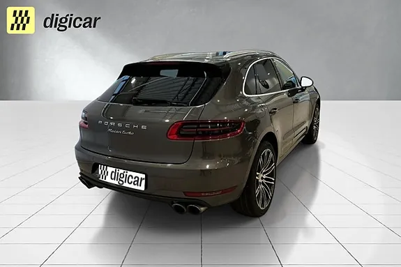 Porsche Macan Turbo 2016 photo 2