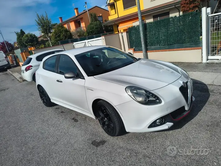 Alfa Romeo Giulietta 2018 photo 2
