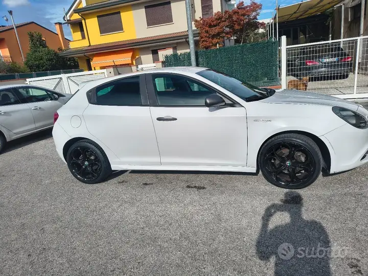 Alfa Romeo Giulietta 2018 photo 3