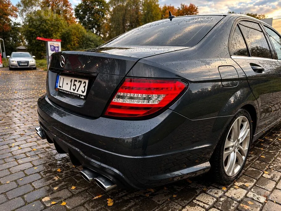 Mercedes-Benz C200 2009 photo 4