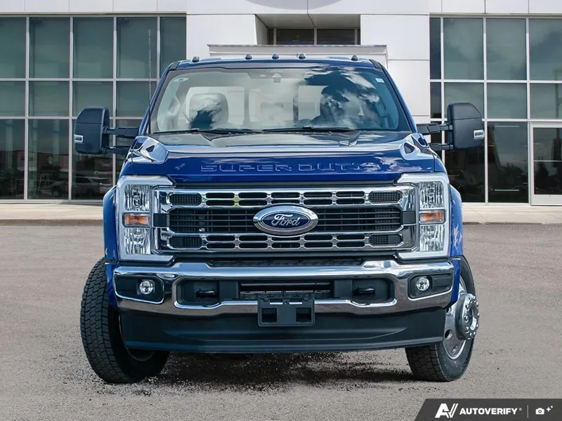 Ford F-450 Super Duty 2026 photo 2