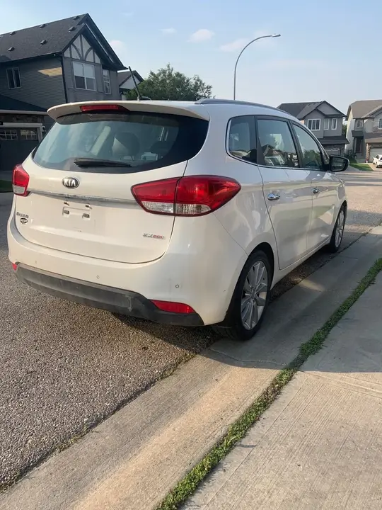 Kia Rondo 2014 photo 2