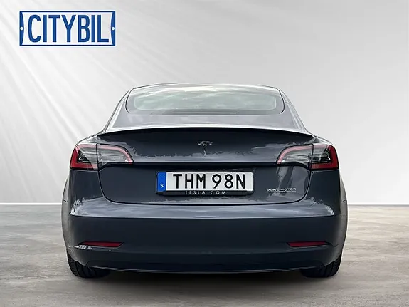 Tesla Model 3 2023 photo 4