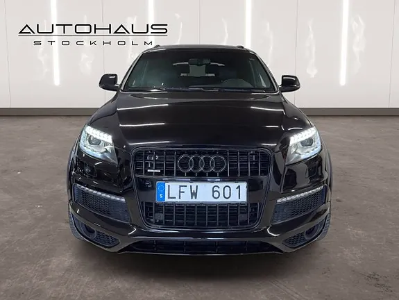 Audi Q7 2011 photo 2