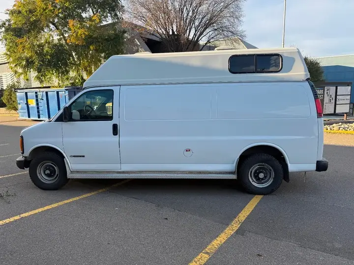 Chevrolet Express 1999 photo 3