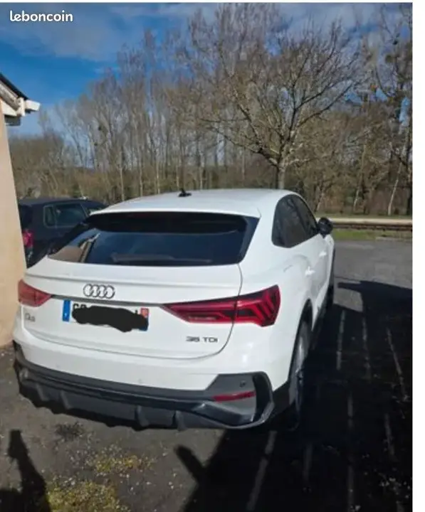 Audi Q3 2021 photo 2