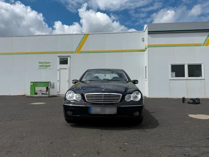 Mercedes-Benz C180