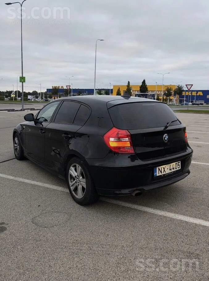 BMW 118D 2011 photo 2