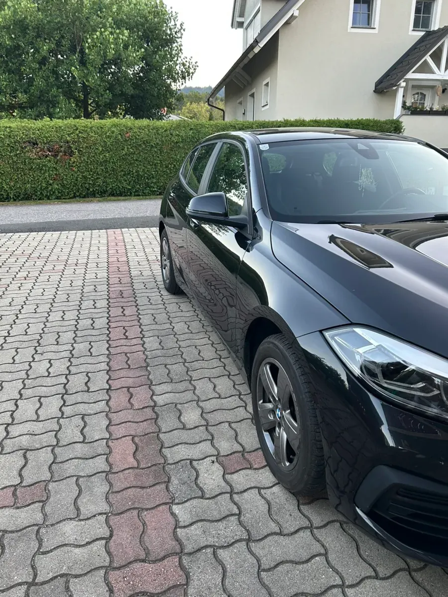 BMW 1 Series 2021 photo 3