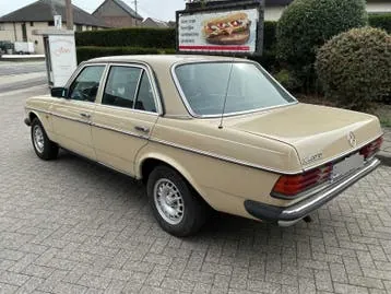 Mercedes-Benz 240 D W123 1983 photo 3