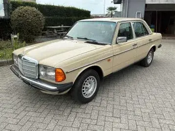 Mercedes-Benz 240 D W123