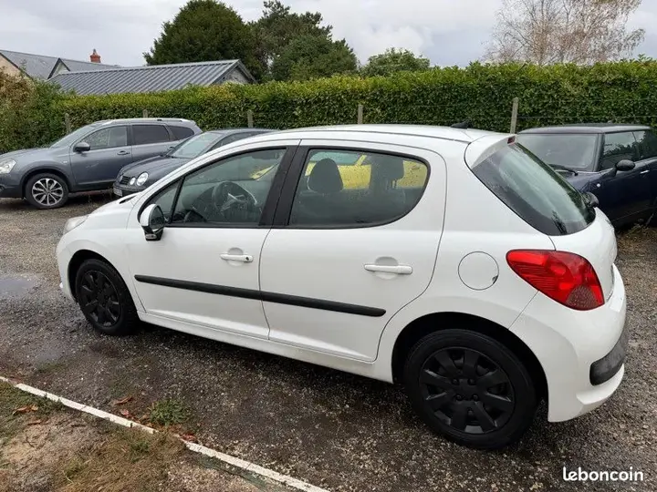 Peugeot 207 2007 photo 4