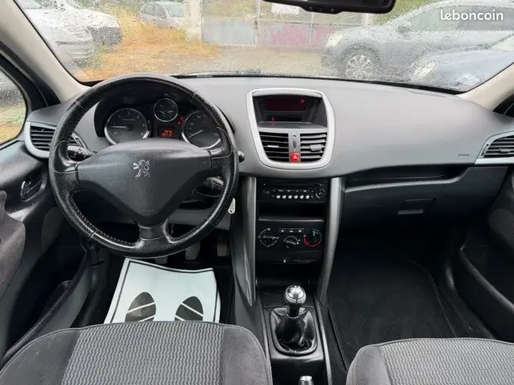 Peugeot 207 2007 photo 5