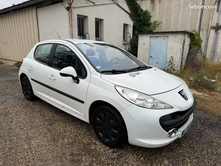 Peugeot 207 2007 photo 2
